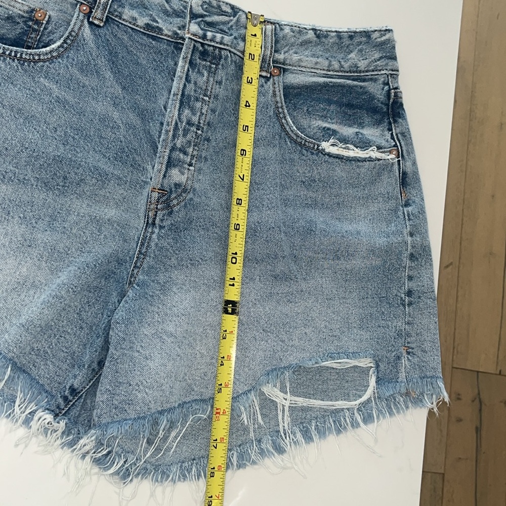 Women’s jean shorts by Free People - Picture 6 of 7